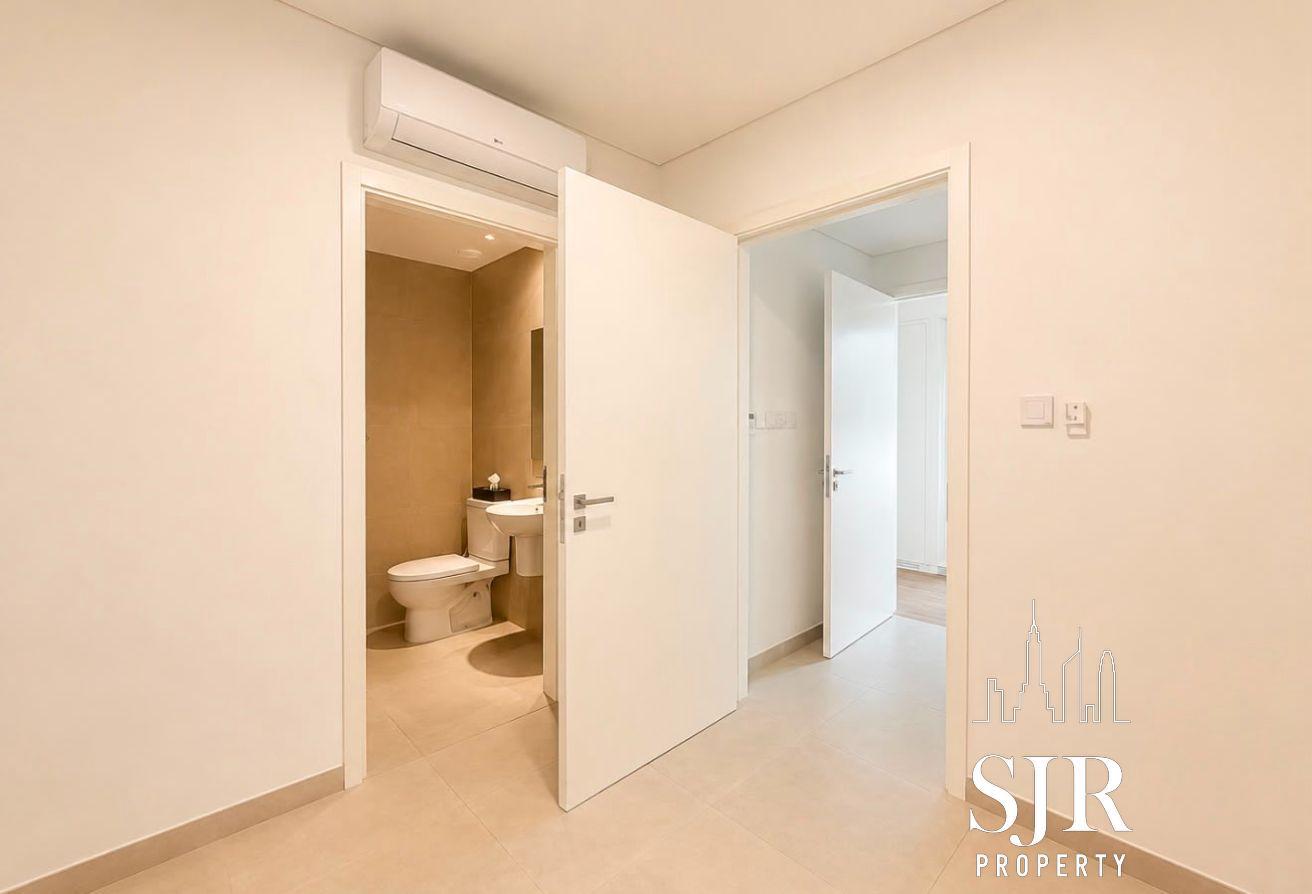 Motivated Landlord | Brand New | Single Row Corner photo 9