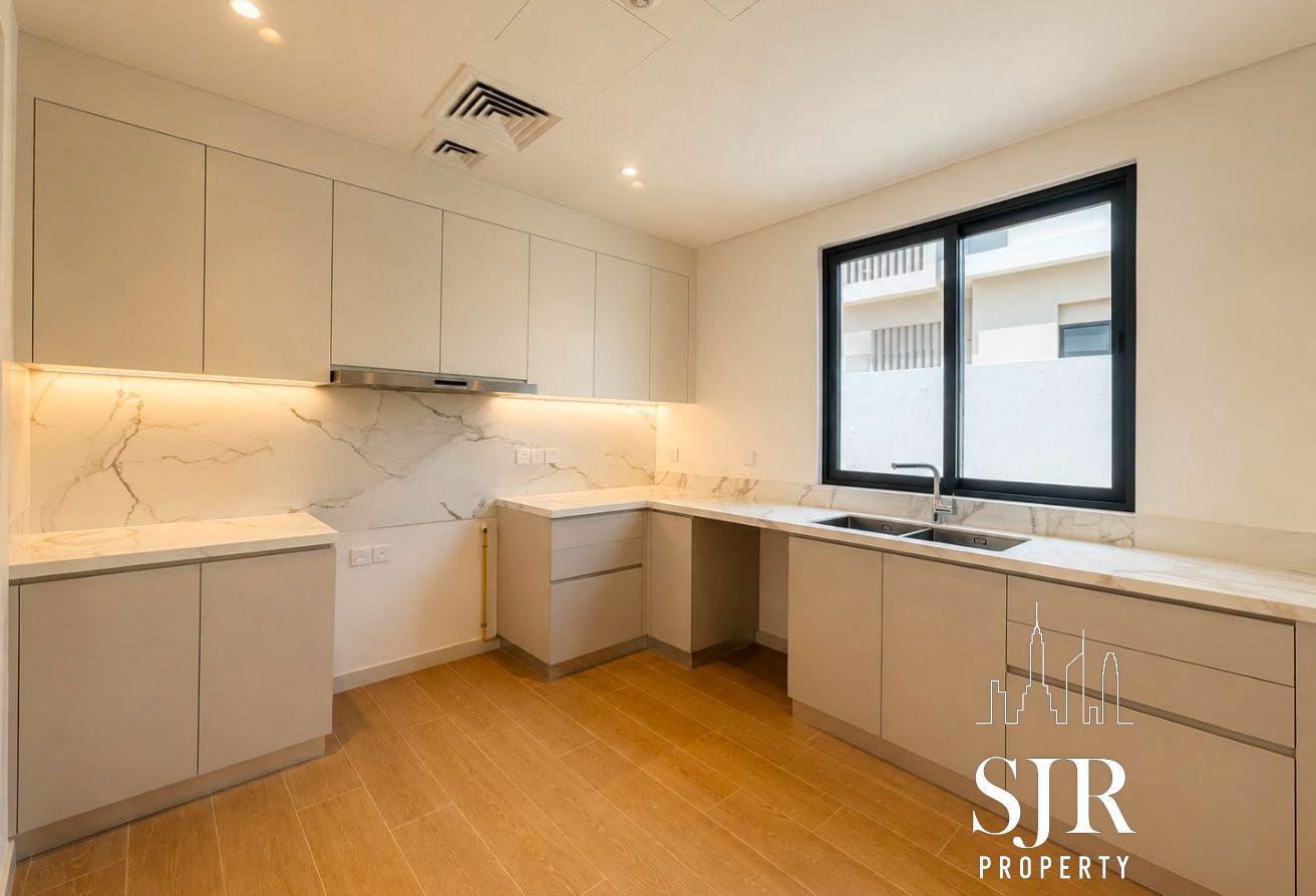 Motivated Landlord | Brand New | Single Row Corner photo 6