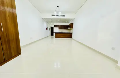 Apartment - 1 Bathroom for rent in Nova Tower - Dubai Silicon Oasis - Dubai