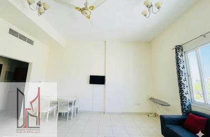 Apartment - Studio - 1 Bathroom for rent in Building IC1-EMR-24 - Emirates Cluster - International City - Dubai