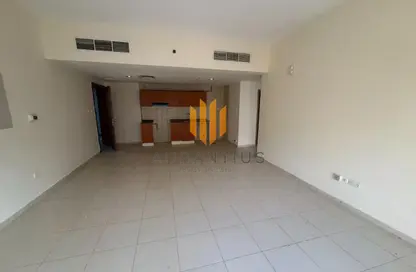 شقة - غرفة نوم - 2 حمامات للايجار في الخزامى 2 - حدائق الإمارات 1 - قرية جميرا الدائرية - دبي