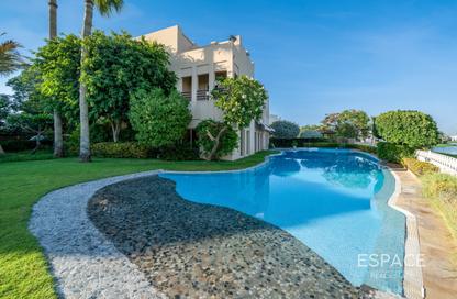 Villa - 6 Bedrooms - 6 Bathrooms for sale in Meadows 7 - Meadows - Dubai