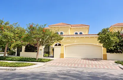 Villa - 3 Bedrooms - 4 Bathrooms for rent in District 7 - Jumeirah Park - Dubai