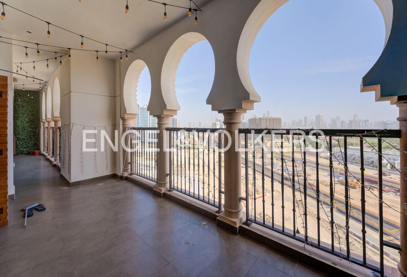 Fully Upgraded | Golf Course View | Bright photo 11