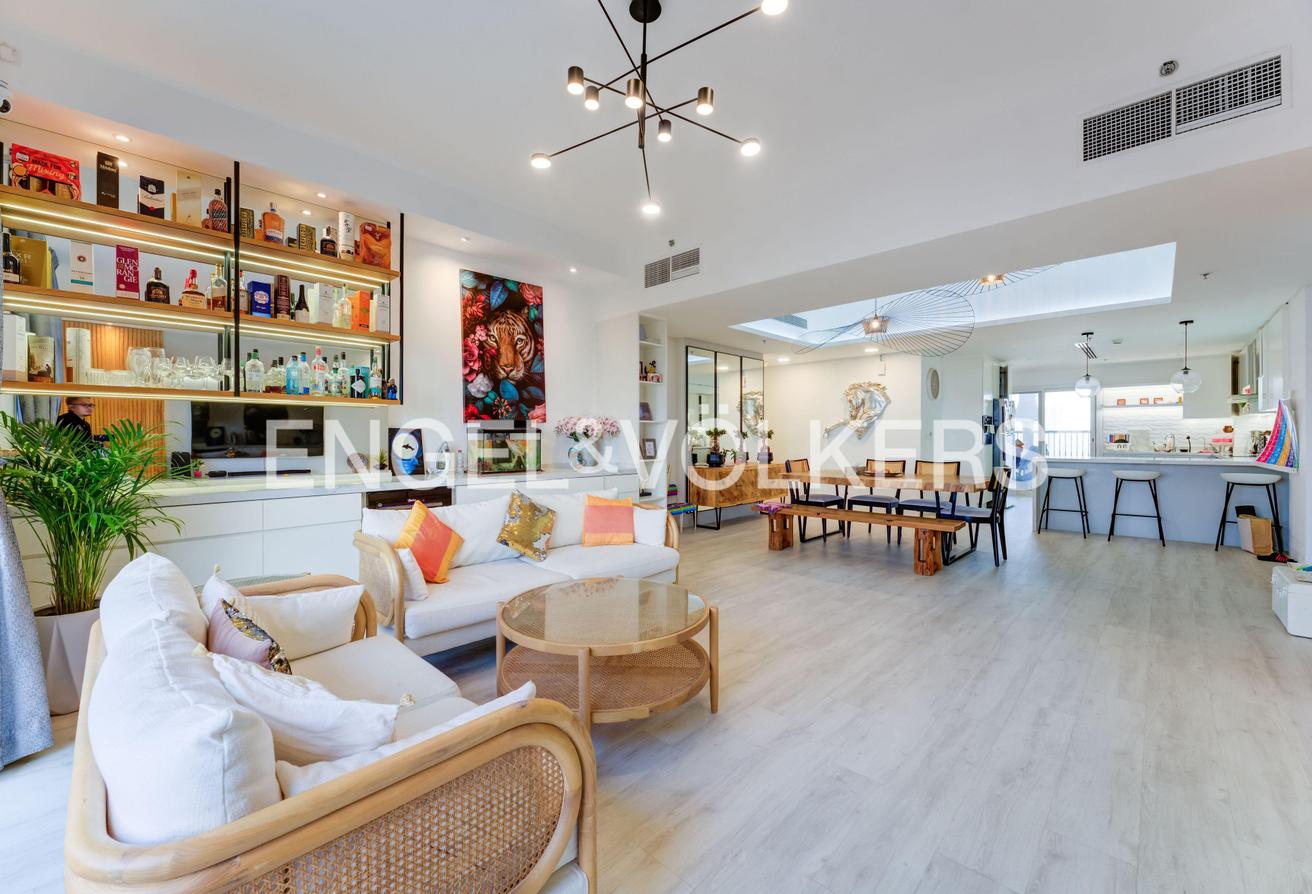 Fully Upgraded | Golf Course View | Bright photo 3
