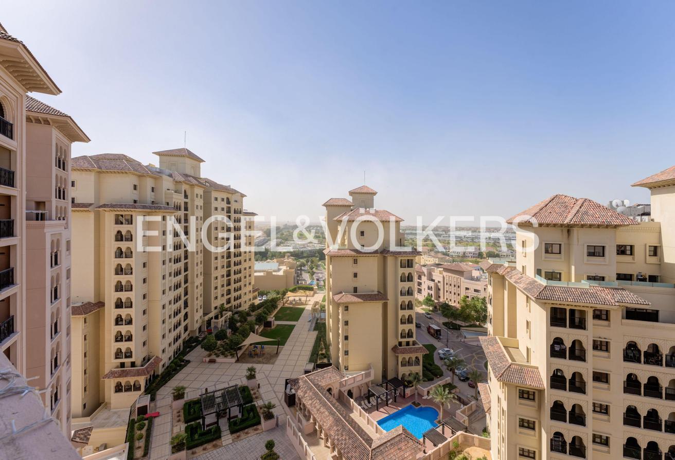 Fully Upgraded | Golf Course View | Bright photo 12