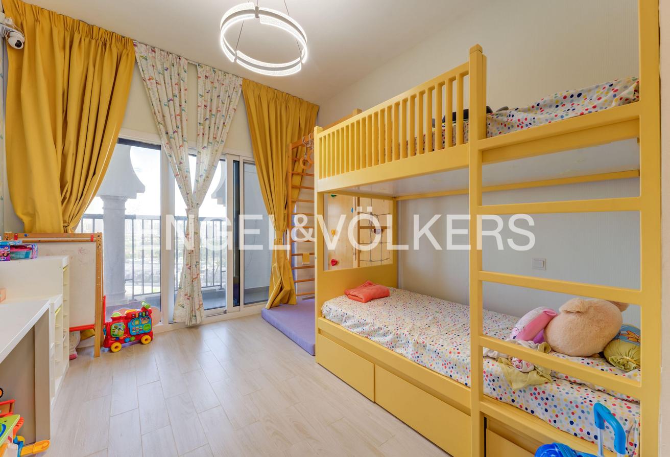 Fully Upgraded | Golf Course View | Bright photo 23