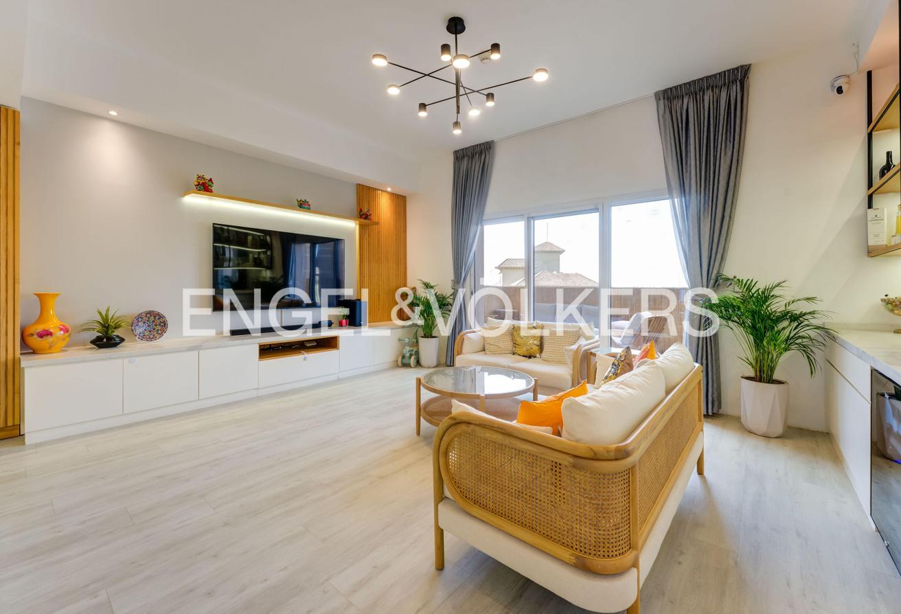 Fully Upgraded | Golf Course View | Bright photo 5