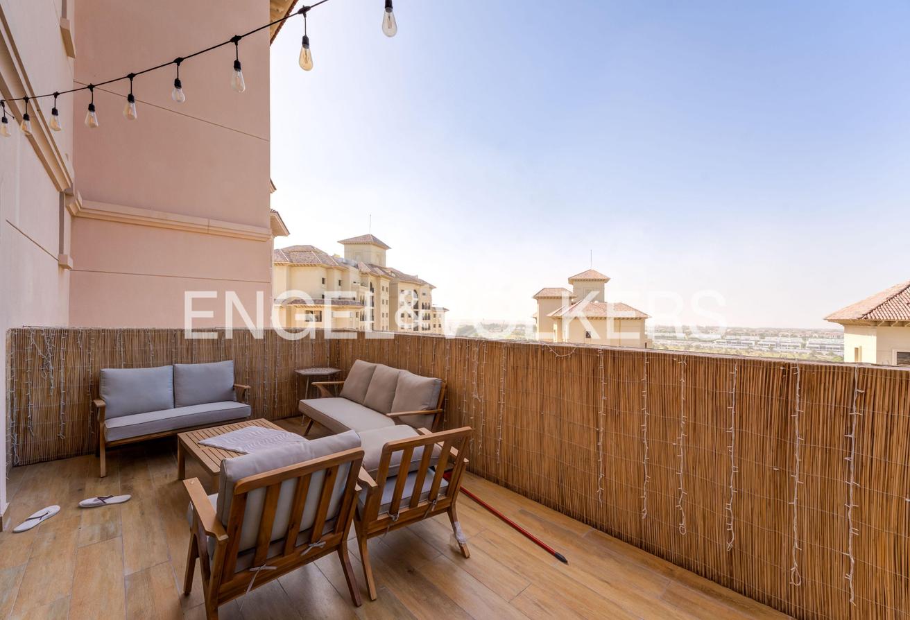 Fully Upgraded | Golf Course View | Bright photo 9