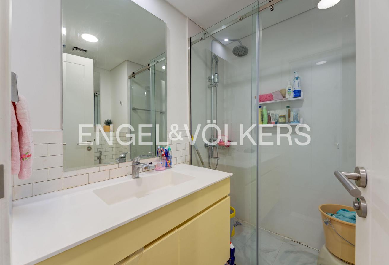 Fully Upgraded | Golf Course View | Bright photo 22
