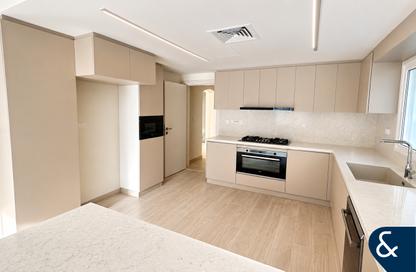 Villa - 5 - 6 for rent in Meadows 6 - Meadows - Dubai