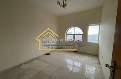 شقة - 2 غرف نوم - 2 حمامات للايجار في المجرة - الشرق - الشارقة