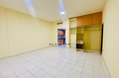 Apartment - Studio - 1 Bathroom for rent in Building U24 - Italy Cluster - International City - Dubai