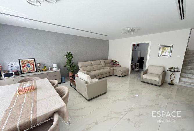 98238836 - Property Image 3