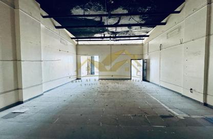 Shop - Studio for rent in Al Karama - Dubai