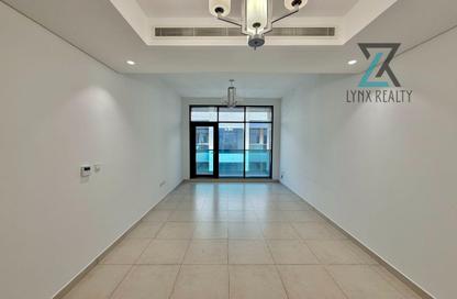 Apartment - 2 - 3 for rent in Airport View Building - Al Garhoud - Dubai