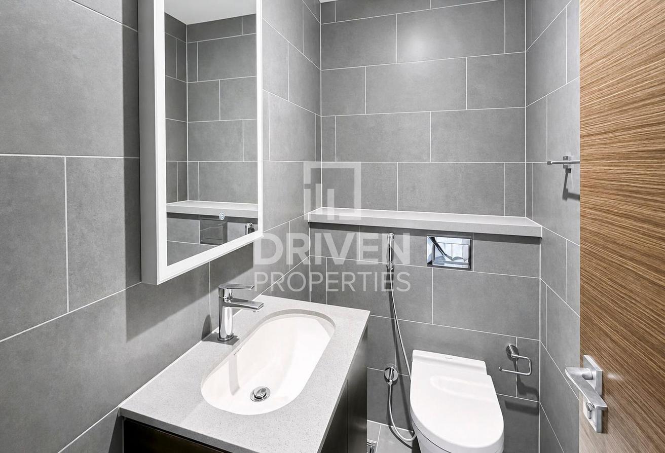 Vacant Apt | Scenic Pool View | Two Washrooms photo 8