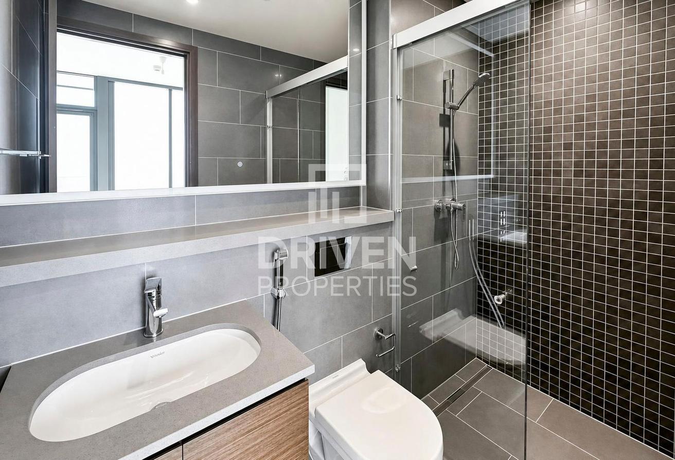 Vacant Apt | Scenic Pool View | Two Washrooms photo 9