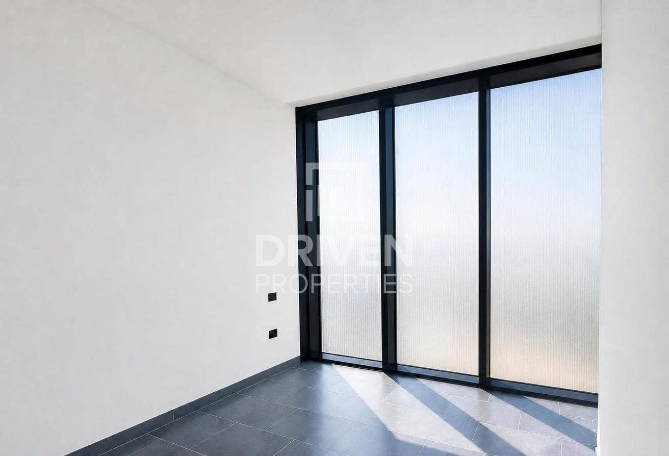 Vacant Apt | Scenic Pool View | Two Washrooms photo 5