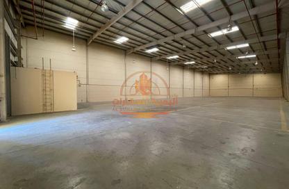 Warehouse - Studio - 2 for rent in Umm Al Thuoob - Umm Al Quwain