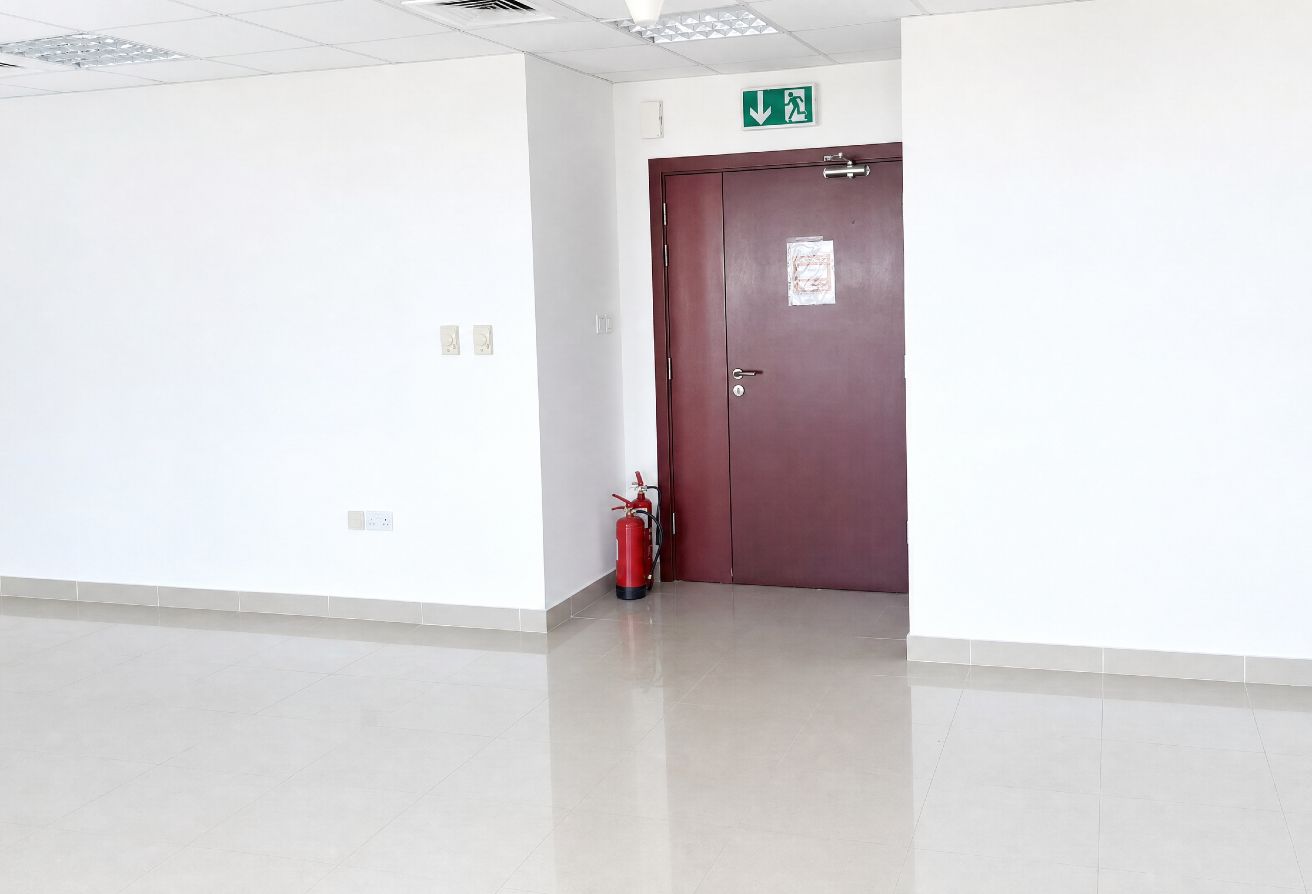 Studio office space in Jumeirah Bay X3, Jumeirah Lake Towers: 10