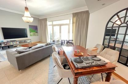 Apartment - 2 Bedrooms - 3 Bathrooms for rent in Al Sarrood - Shoreline Apartments - Palm Jumeirah - Dubai