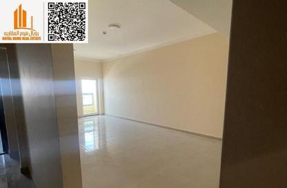 Apartment - 3 Bedrooms - 3 Bathrooms for rent in Al Jurf 2 - Al Jurf - Ajman Downtown - Ajman