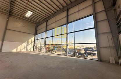 Warehouse - Studio - 4 Bathrooms for rent in Al Quoz Industrial Area 2 - Al Quoz Industrial Area - Al Quoz - Dubai