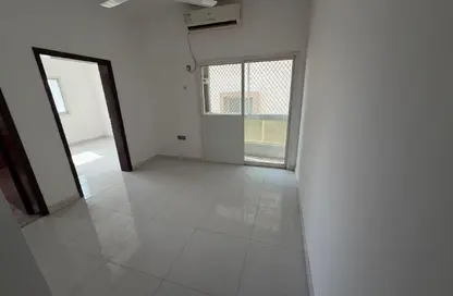 شقة - 1 حمام للايجار في مساكن كورنيش عجمان - طريق كورنيش عجمان - عجمان