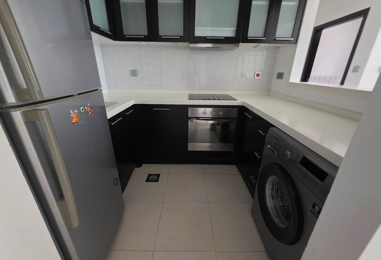 FURNISHED 1 BHK | MID FLOOR | POOL VIEW photo 9