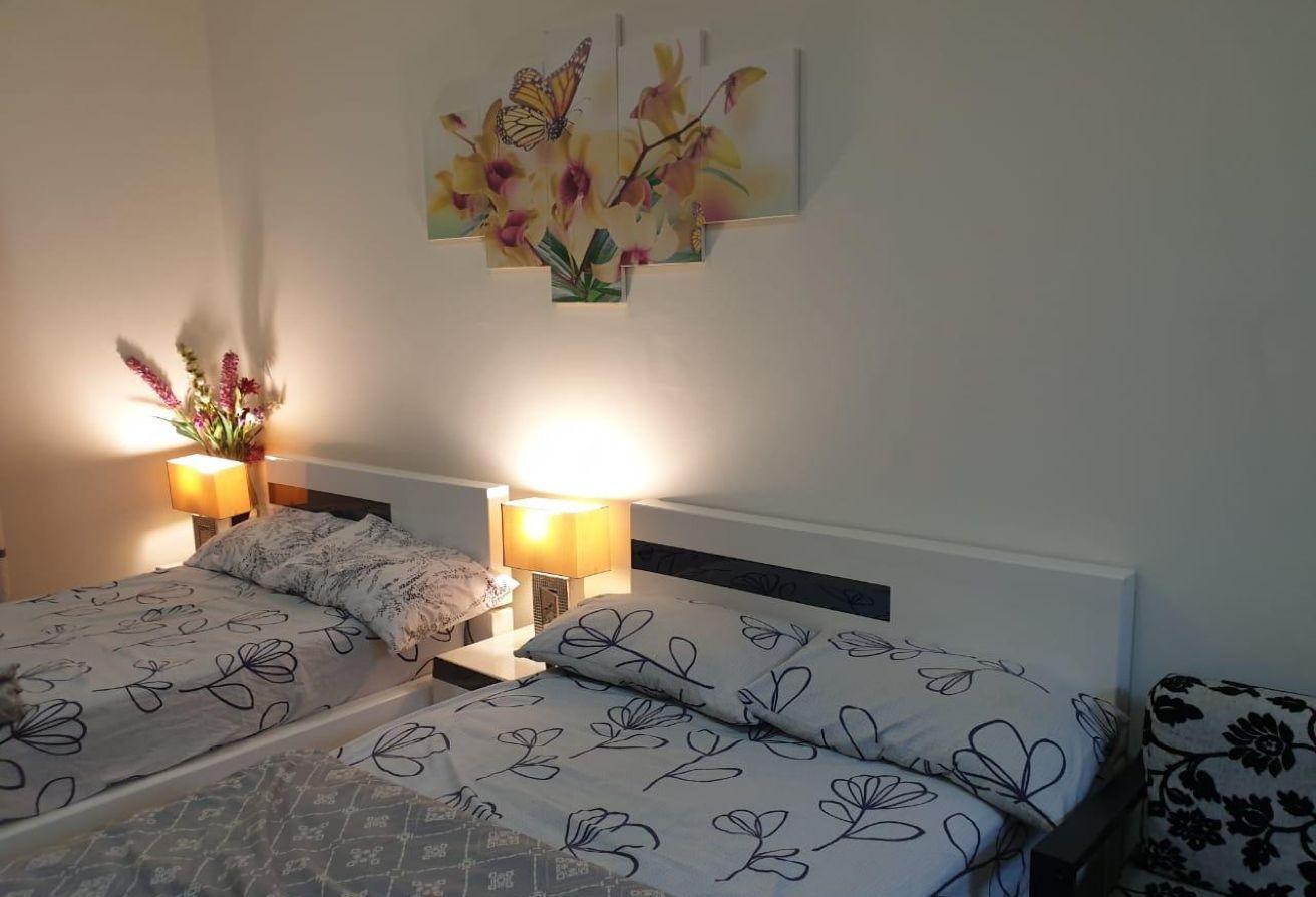 FULLY FURNISHED STUDIO WITH BALCONY photo 3