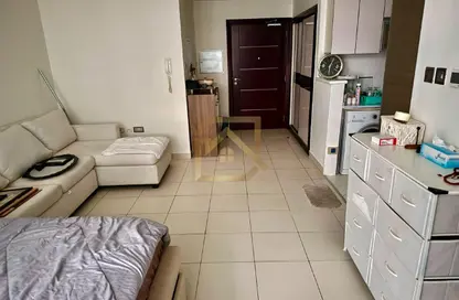 Apartment - 1 Bathroom for rent in Glitz 3A - Glitz 3 - Glitz - Dubai Studio City - Dubai