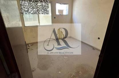 سكن الموظفين - استوديو - 8 حمامات للايجار في الجرف 3 - الجرف - عجمان وسط المدينة - عجمان
