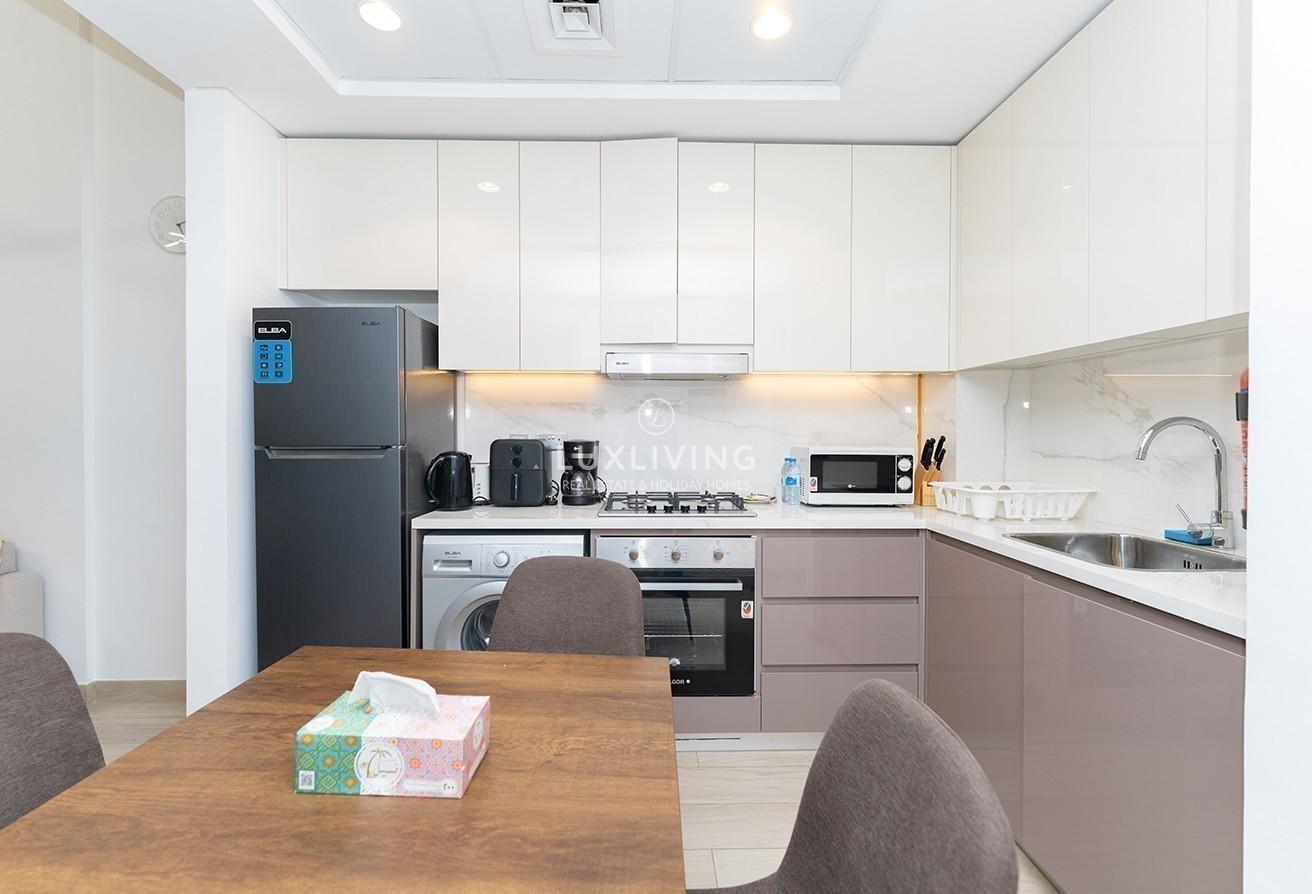 Downtown Skyline View | Fully Furnished | Vacant photo 11