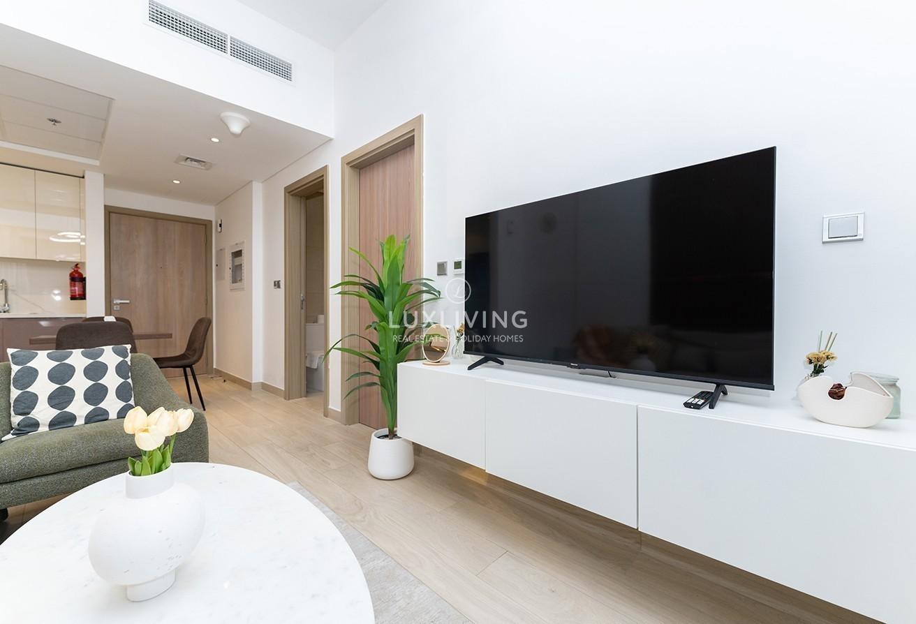 Downtown Skyline View | Fully Furnished | Vacant photo 10