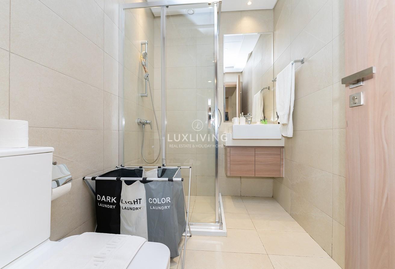 Downtown Skyline View | Fully Furnished | Vacant photo 16