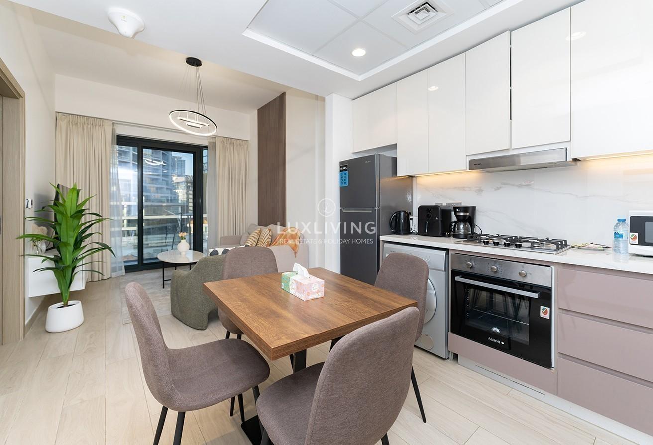Downtown Skyline View | Fully Furnished | Vacant photo 7