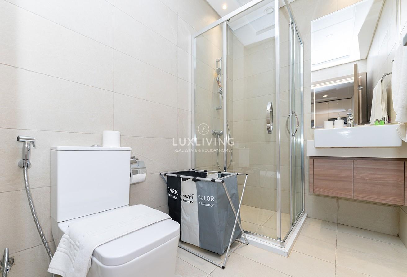Downtown Skyline View | Fully Furnished | Vacant photo 17
