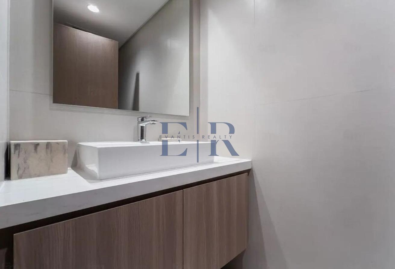 SPACIOUS UNIT / NO AGENT photo 7