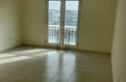 شقة - غرفة نوم - 2 حمامات للايجار في مبنى 106 - طراز البحر المتوسط - ديسكفري جاردنز - دبي