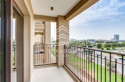 Apartment - 2 Bedrooms - 2 Bathrooms for sale in Al Jazi 2 - Madinat Jumeirah Living - Umm Suqeim - Dubai