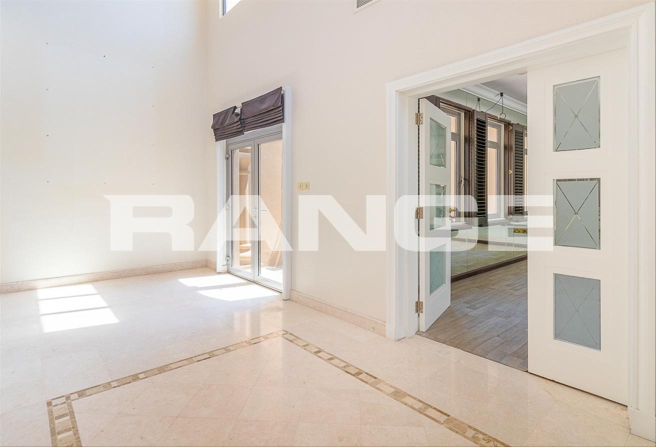Private Beach Access | Ready To Move | Spacious photo 5