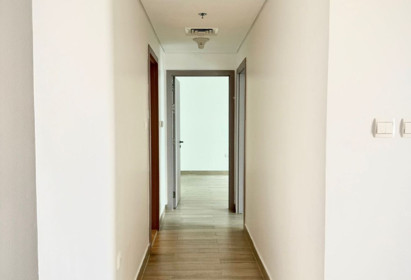Canal & Pool View | Elegant 2BR | Ideal Location