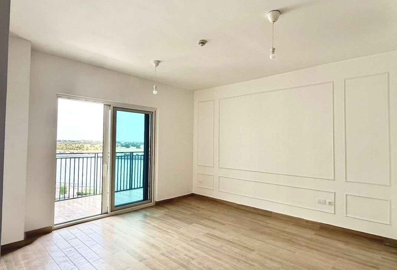 Canal & Pool View | Elegant 2BR | Ideal Location