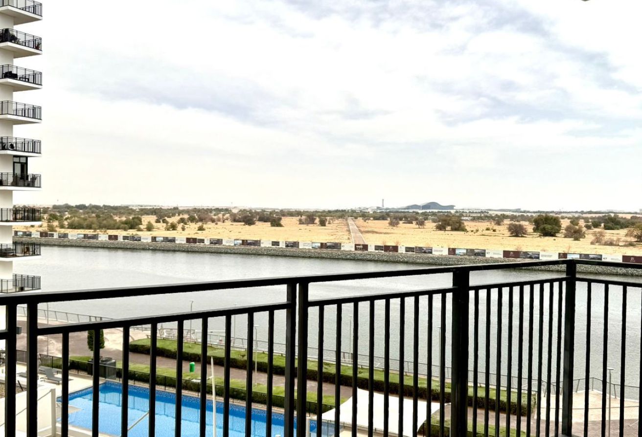 Canal & Pool View | Elegant 2BR | Ideal Location