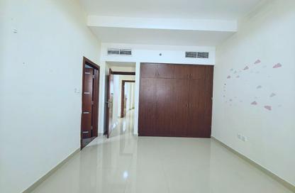 Apartment - 2 Bedrooms - 3 Bathrooms for rent in Amna Building - International City Phase 2 - Al Warsan 4 - Al Warsan - Dubai