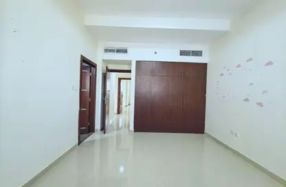 Apartment - 2 Bedrooms - 3 Bathrooms for rent in Amna Building - International City Phase 2 - Al Warsan 4 - Al Warsan - Dubai