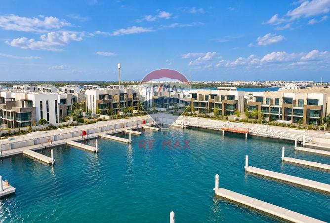 4-bed villa · Corner unit