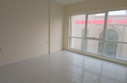 Apartment - 2 - 3 for rent in Garhood Complex - Al Garhoud - Dubai Apartment - 2 - 3 for rent in Garhood Complex - Al Garhoud - Dubai