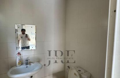 Warehouse - Studio - 1 Bathroom for rent in Al Sajaa Industrial - Al Sajaa - Sharjah